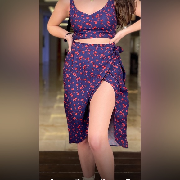 Reformation dress sz 4 - Picture 7 of 8